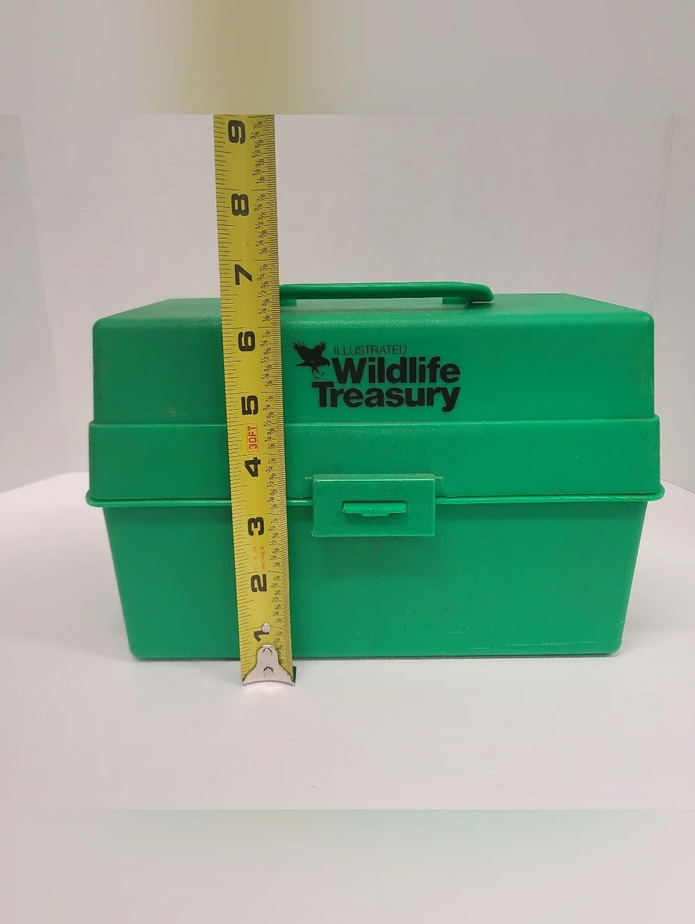 Vintage 1975 Illustrated Wildlife Treasury Plastic Box Animal Info Cards